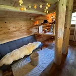 Woodmood With Lodge Leuk