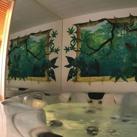 Woodmood With Lodge *