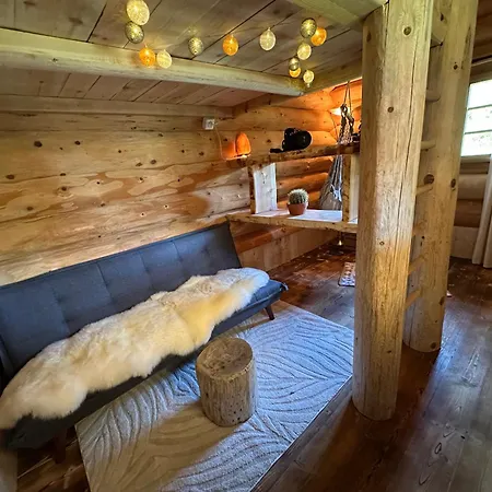 Woodmood With Hytte Leuk